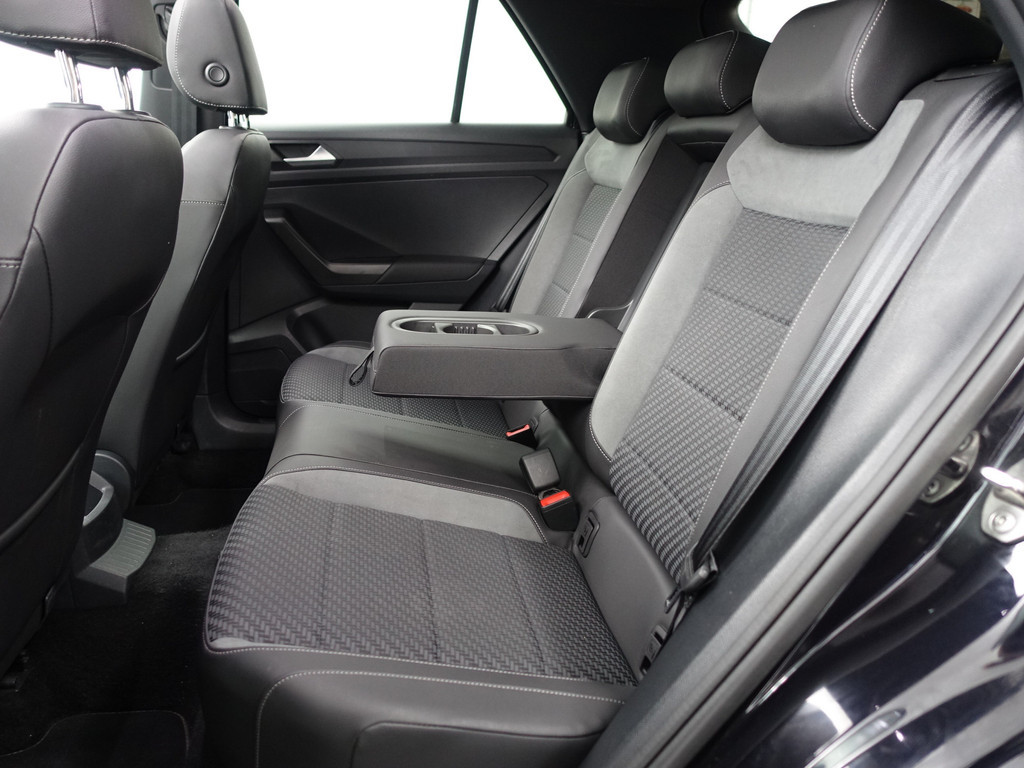 
Volkswagen T-Roc 1.5 TSI R-Line+ Aut- Nieuw Model, Panodak, Sport interieur, Camera, Ada Cruise, Park Assist, Dynamic Select vol									