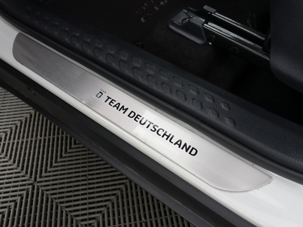 
Toyota C-HR 2.0 Hybrid Olympic Executive Edition Aut- Stuur/Stoelverwarming, Ada cruise, JBL Audio, Park Assist, Park Pilot vol									