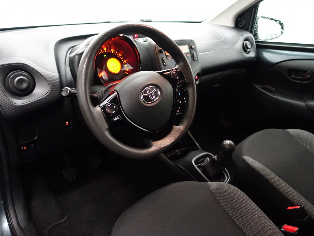
								Toyota Aygo 1.0 VVT-i x-fun- Led, Cruise, Clima, Mf Stuur, Elek Pakket vol									