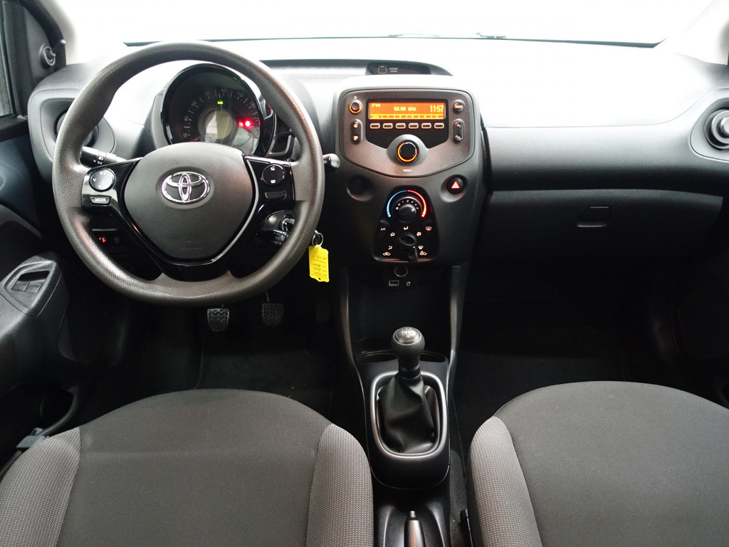 
								Toyota Aygo 1.0 VVT-i x-fun- Led, Cruise, Clima, Mf Stuur, Elek Pakket vol									