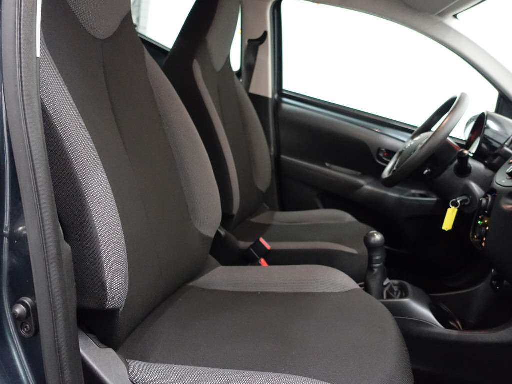 
								Toyota Aygo 1.0 VVT-i x-fun- Led, Cruise, Clima, Mf Stuur, Elek Pakket vol									