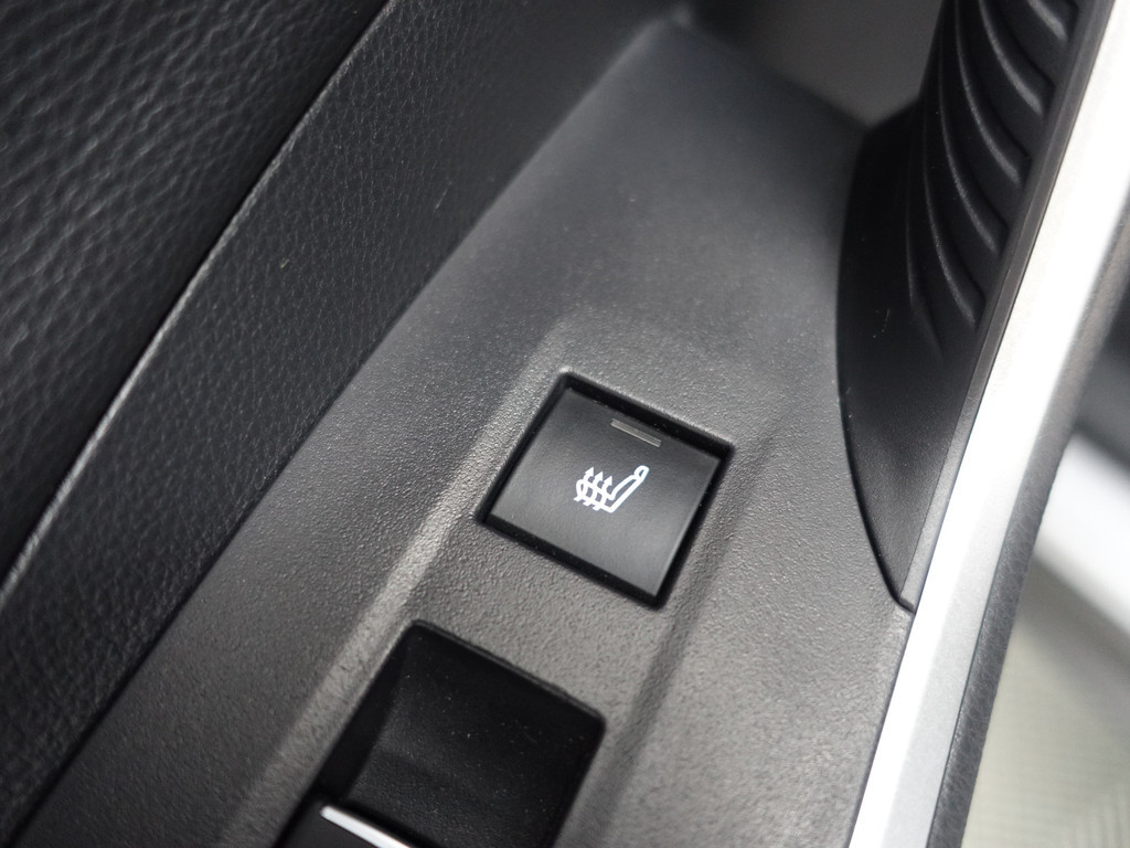 
								Toyota RAV4 2.5 Hybrid Executive- Two Tone, 360 Camera, Memory, Stoelkoeling, Stuur/Stoelverwarming, Xenon Led vol									