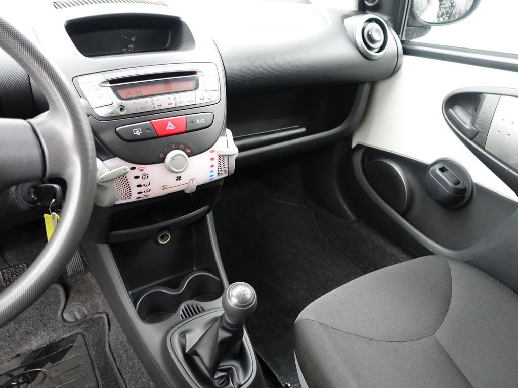 
Toyota Aygo 1.0 VVT-i Now- Airco, 5 Deurs, Facelift Model, Dealer Onderhouden vol									