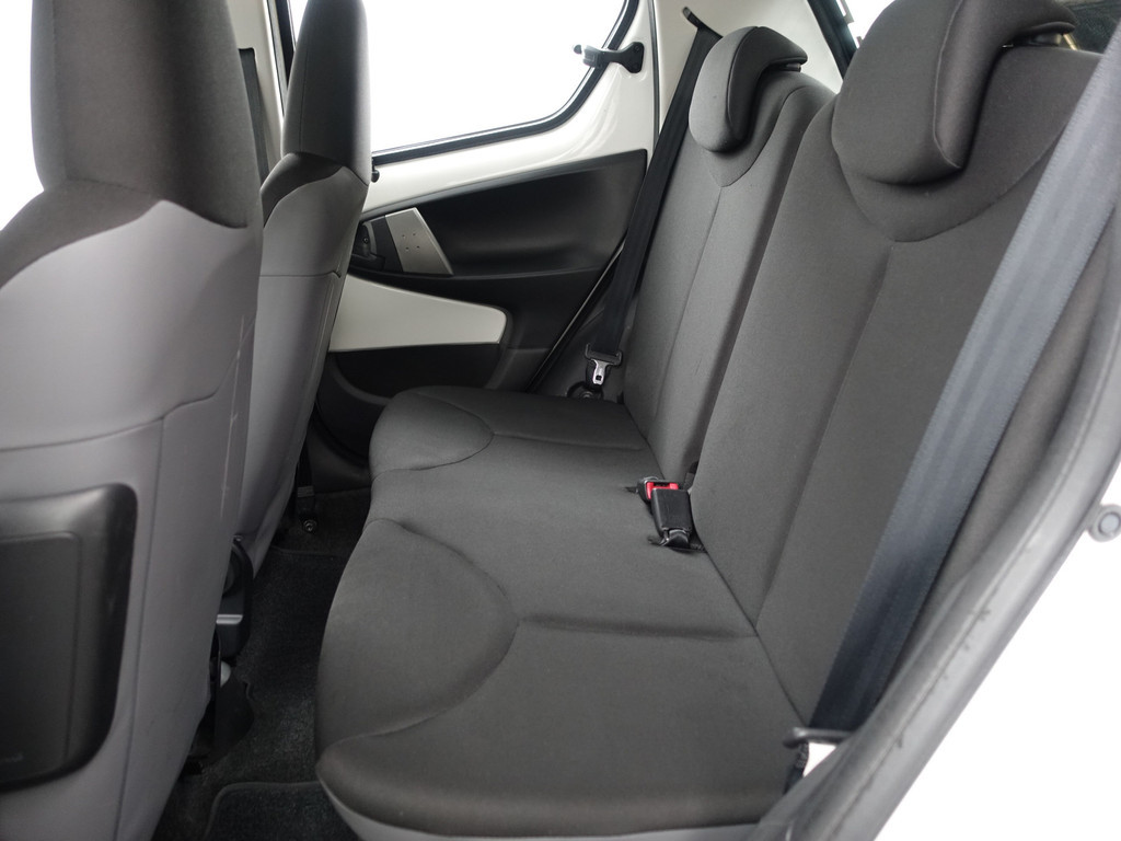 
Toyota Aygo 1.0 VVT-i Now- Airco, 5 Deurs, Facelift Model, Dealer Onderhouden vol									