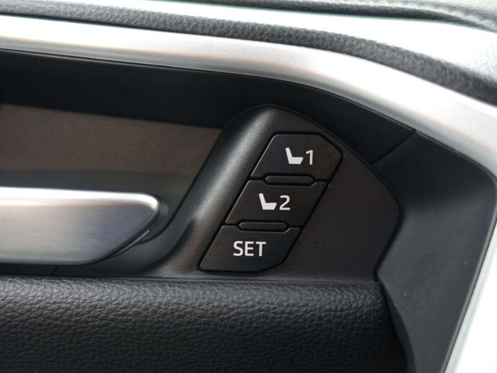 
								Toyota RAV4 2.5 Hybrid Executive- Two Tone, 360 Camera, Memory, Stoelkoeling, Stuur/Stoelverwarming, Xenon Led vol									