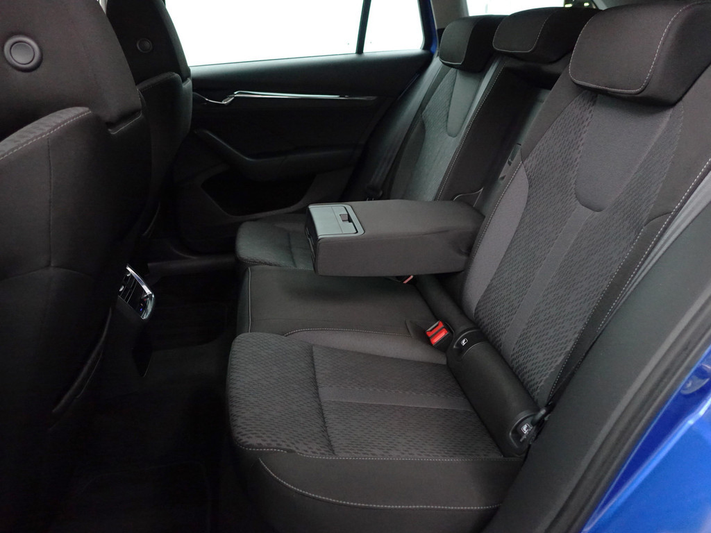 
								Škoda Octavia Combi 1.0 e-TSI Business Edition Plus Aut- Carplay, Sfeerverlichting, Virtual Cockpit, Ada Cruise, Dynamic Select, Sport Interieur vol									