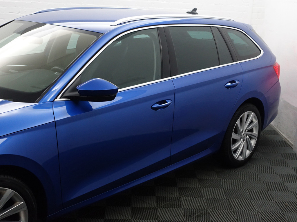 
								Škoda Octavia Combi 1.0 e-TSI Business Edition Plus Aut- Carplay, Sfeerverlichting, Virtual Cockpit, Ada Cruise, Dynamic Select, Sport Interieur vol									