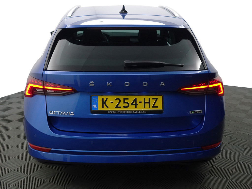 
								Škoda Octavia Combi 1.0 e-TSI Business Edition Plus Aut- Carplay, Sfeerverlichting, Virtual Cockpit, Ada Cruise, Dynamic Select, Sport Interieur vol									