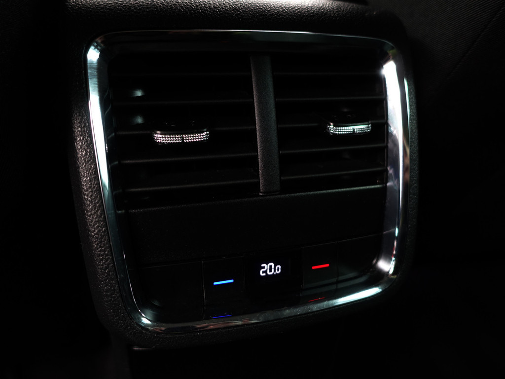 
								Škoda Octavia Combi 1.0 e-TSI Business Edition Plus Aut- Carplay, Sfeerverlichting, Virtual Cockpit, Ada Cruise, Dynamic Select, Sport Interieur vol									