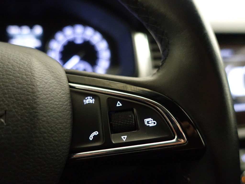 
Škoda Kodiaq 1.4 TSI Sportline- 7 Pers, Sport Leder, Navi, Xenon Led, Carplay, Keyless, Park Assist vol									