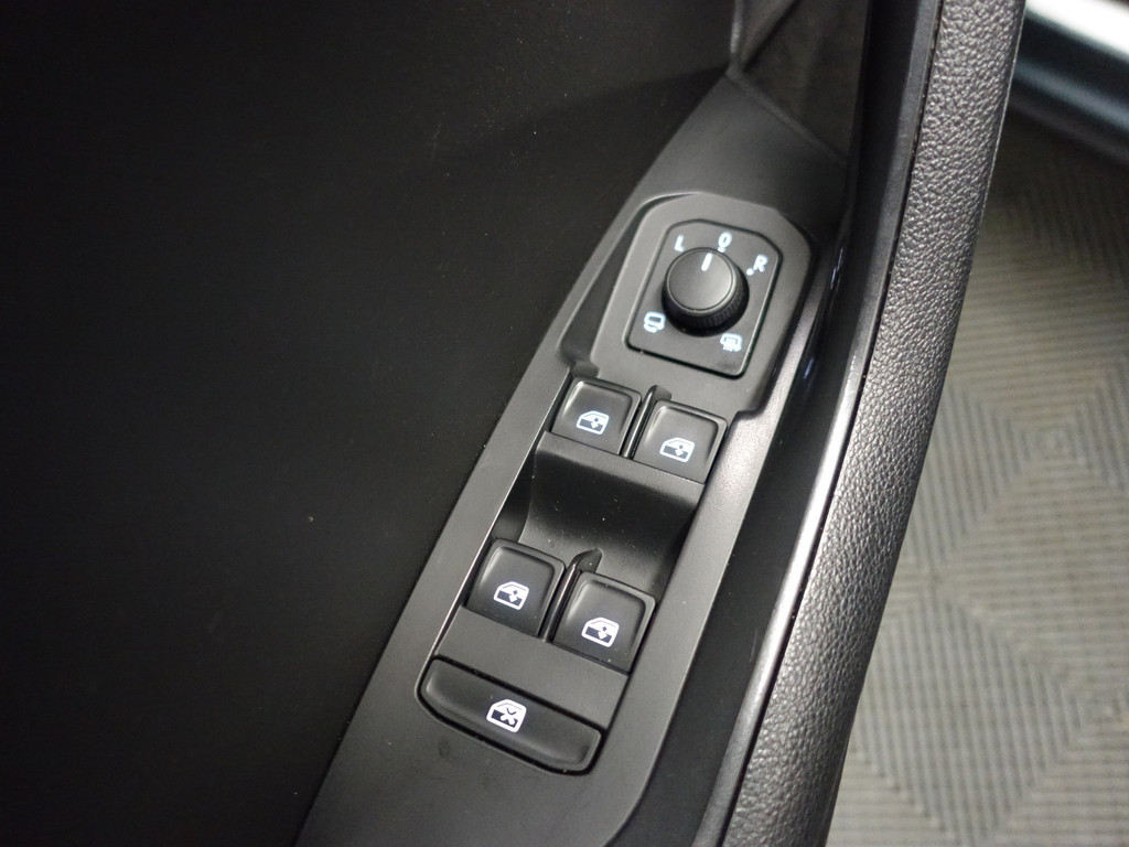 
Škoda Kodiaq 1.4 TSI Sportline- 7 Pers, Sport Leder, Navi, Xenon Led, Carplay, Keyless, Park Assist vol									