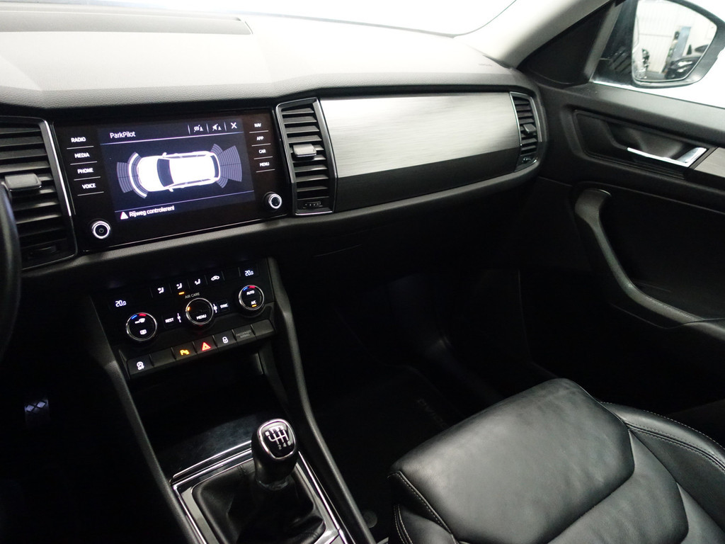 
Škoda Kodiaq 1.4 TSI Sportline- 7 Pers, Sport Leder, Navi, Xenon Led, Carplay, Keyless, Park Assist vol									