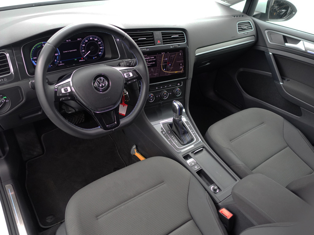 
								Volkswagen e-Golf Highline+ Aut- Dynaudio, Park Assist, Carplay, Navi, Virtual Cockpit, Xenon Led, Dynamic Select vol									
