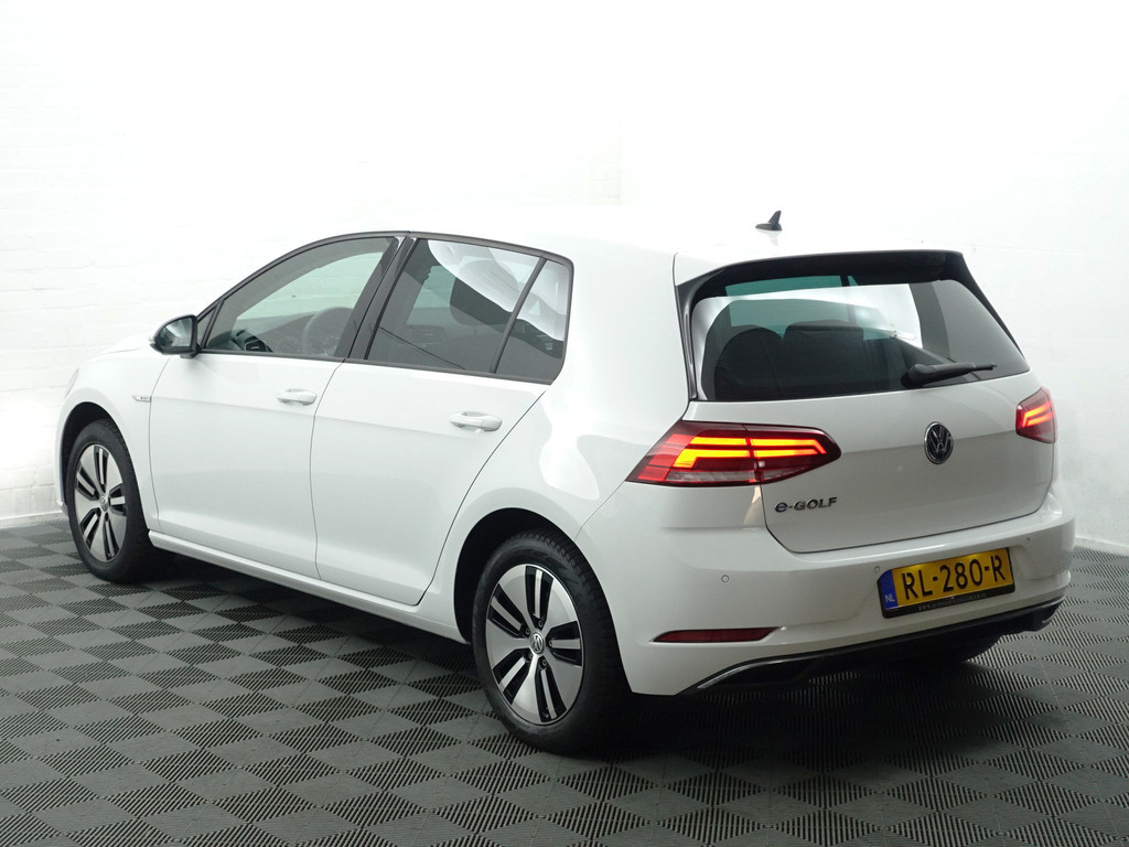 
								Volkswagen e-Golf Highline+ Aut- Dynaudio, Park Assist, Carplay, Navi, Virtual Cockpit, Xenon Led, Dynamic Select vol									
