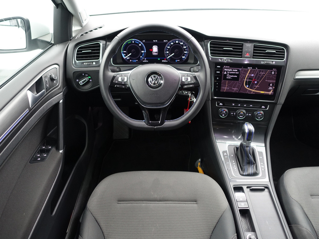 
								Volkswagen e-Golf Highline+ Aut- Dynaudio, Park Assist, Carplay, Navi, Virtual Cockpit, Xenon Led, Dynamic Select vol									