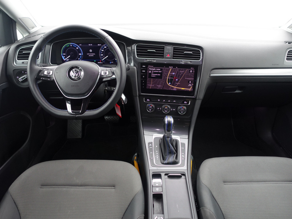 
								Volkswagen e-Golf Highline+ Aut- Dynaudio, Park Assist, Carplay, Navi, Virtual Cockpit, Xenon Led, Dynamic Select vol									