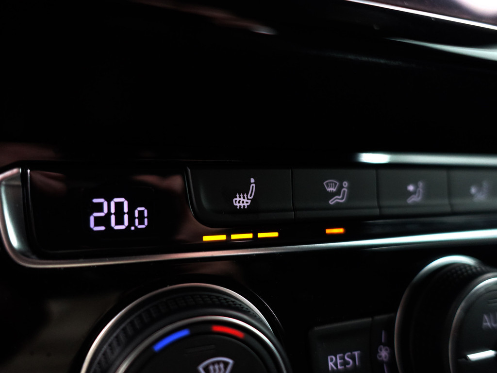 
Volkswagen Arteon 1.5 TSI 180pk R Line Aut- Panodak, Virtual Cockpit, Stoel Massage, 360 Camera, Keyless, Sfeerverlichting vol									