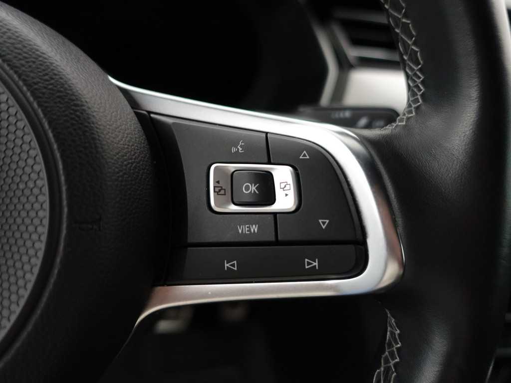 
Volkswagen Arteon 1.5 TSI 180pk R Line Aut- Panodak, Virtual Cockpit, Stoel Massage, 360 Camera, Keyless, Sfeerverlichting vol									