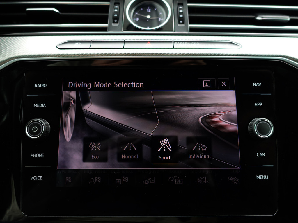 
Volkswagen Arteon 1.5 TSI 180pk R Line Aut- Panodak, Virtual Cockpit, Stoel Massage, 360 Camera, Keyless, Sfeerverlichting vol									