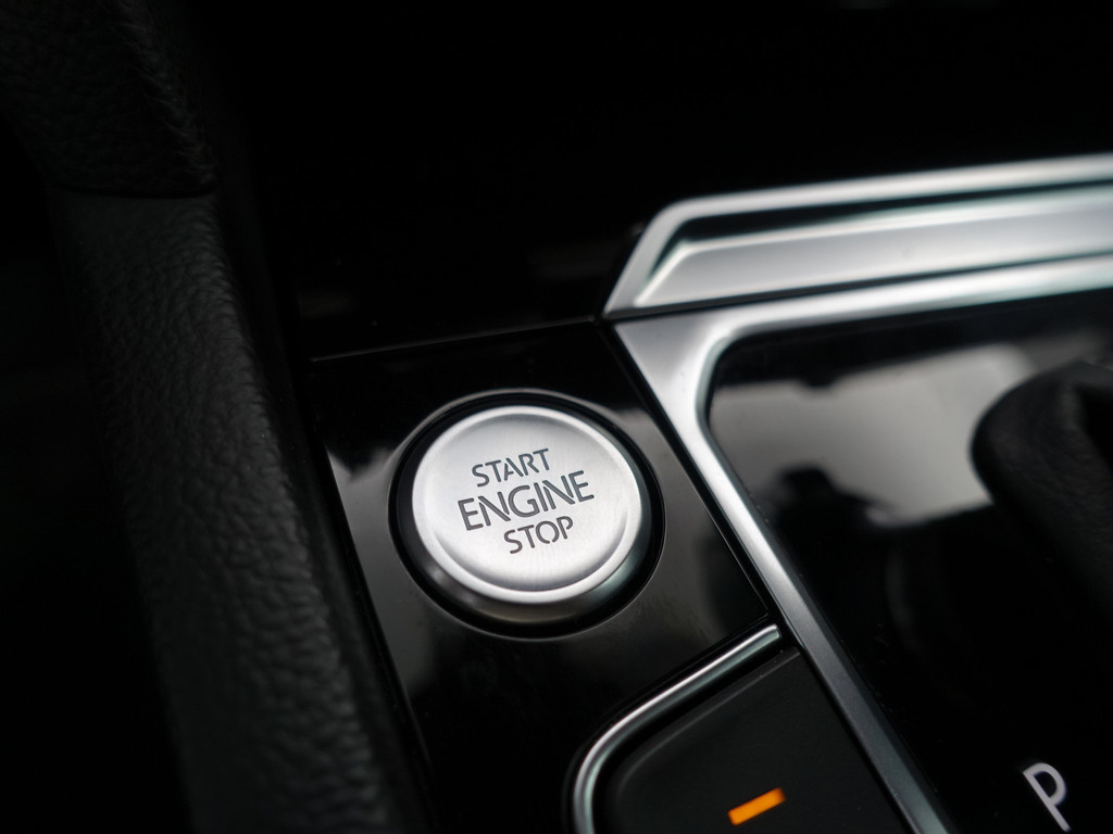 
Volkswagen Arteon 1.5 TSI 180pk R Line Aut- Panodak, Virtual Cockpit, Stoel Massage, 360 Camera, Keyless, Sfeerverlichting vol									