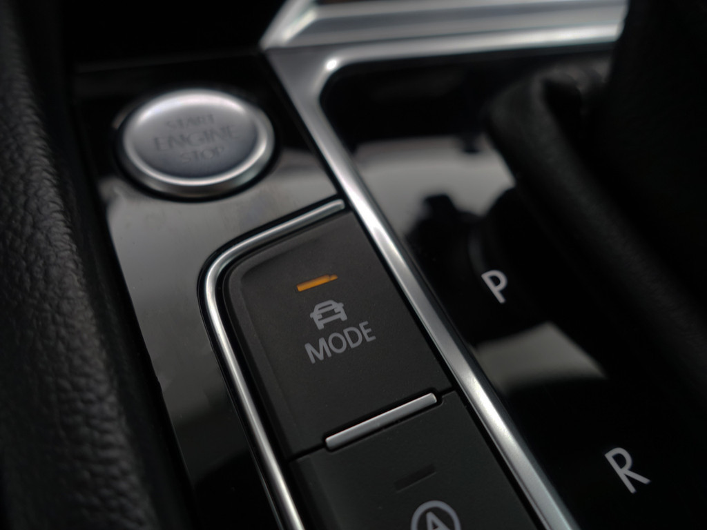 
Volkswagen Arteon 1.5 TSI 180pk R Line Aut- Panodak, Virtual Cockpit, Stoel Massage, 360 Camera, Keyless, Sfeerverlichting vol									