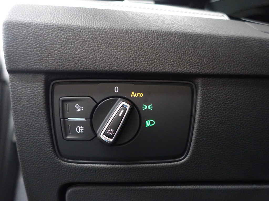 
Volkswagen Arteon 1.5 TSI 180pk R Line Aut- Panodak, Virtual Cockpit, Stoel Massage, 360 Camera, Keyless, Sfeerverlichting vol									