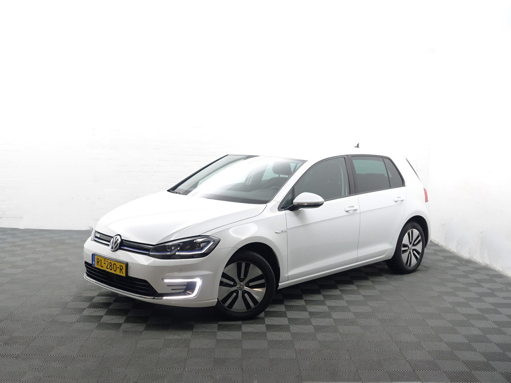 
								Volkswagen e-Golf Highline+ Aut- Dynaudio, Park Assist, Carplay, Navi, Virtual Cockpit, Xenon Led, Dynamic Select vol									
