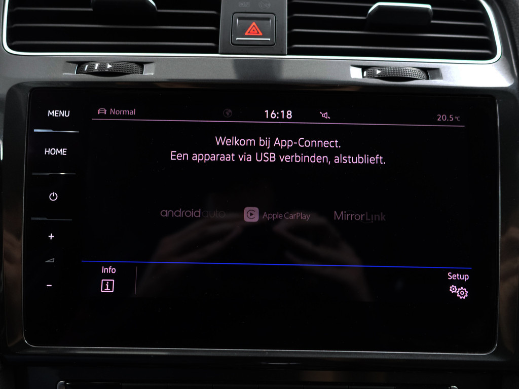 
								Volkswagen e-Golf Highline+ Aut- Dynaudio, Park Assist, Carplay, Navi, Virtual Cockpit, Xenon Led, Dynamic Select vol									