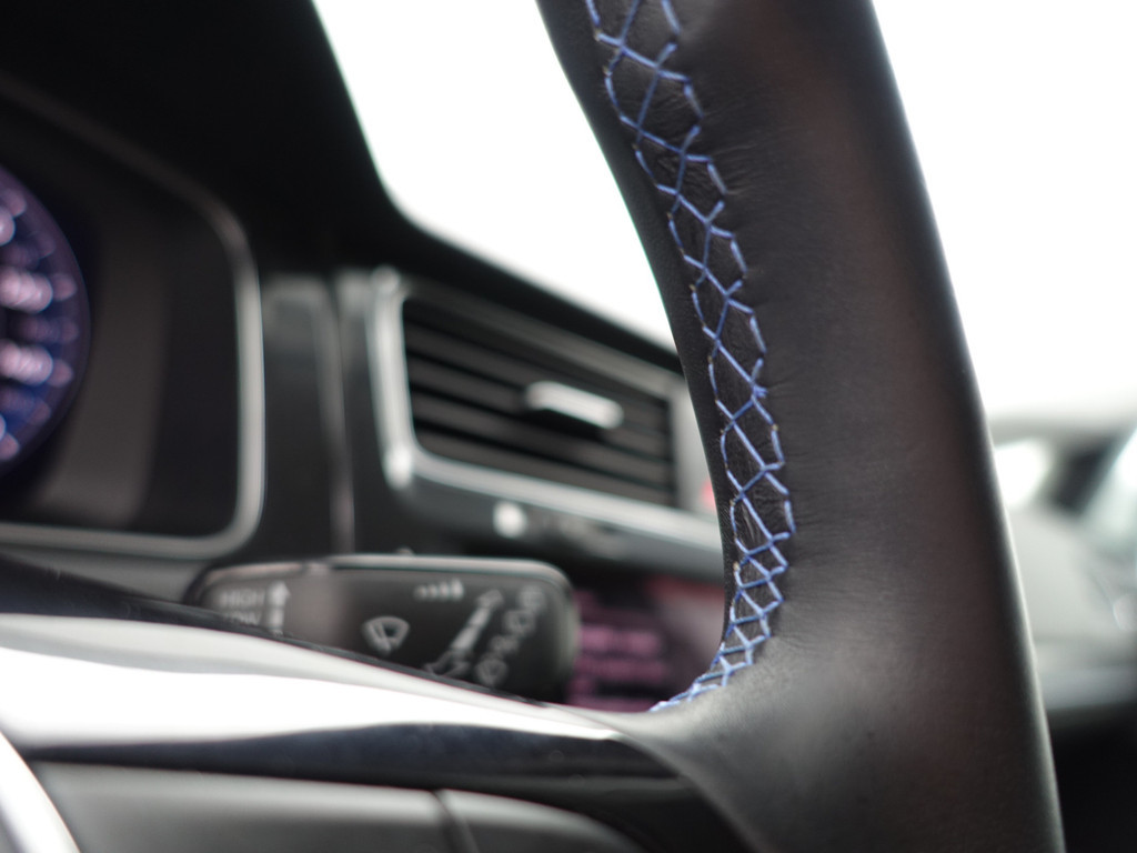 
								Volkswagen e-Golf Highline+ Aut- Dynaudio, Park Assist, Carplay, Navi, Virtual Cockpit, Xenon Led, Dynamic Select vol									