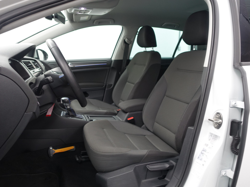
								Volkswagen e-Golf Highline+ Aut- Dynaudio, Park Assist, Carplay, Navi, Virtual Cockpit, Xenon Led, Dynamic Select vol									
