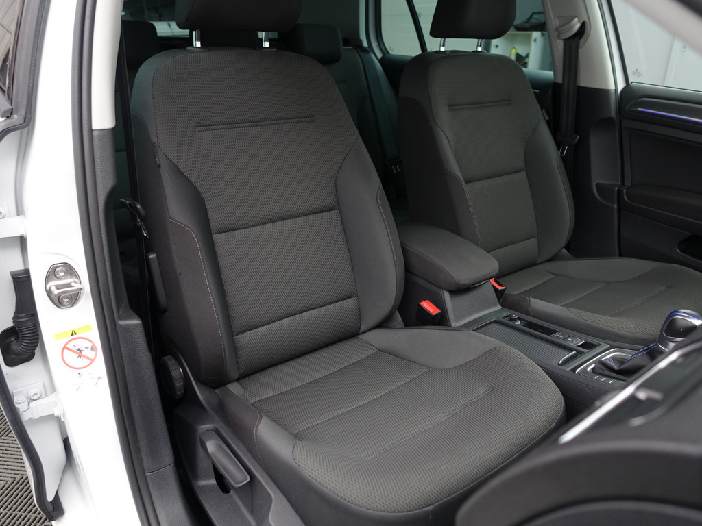 
								Volkswagen e-Golf Highline+ Aut- Dynaudio, Park Assist, Carplay, Navi, Virtual Cockpit, Xenon Led, Dynamic Select vol									