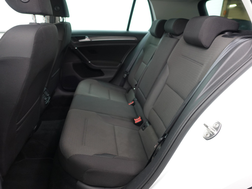 
								Volkswagen e-Golf Highline+ Aut- Dynaudio, Park Assist, Carplay, Navi, Virtual Cockpit, Xenon Led, Dynamic Select vol									