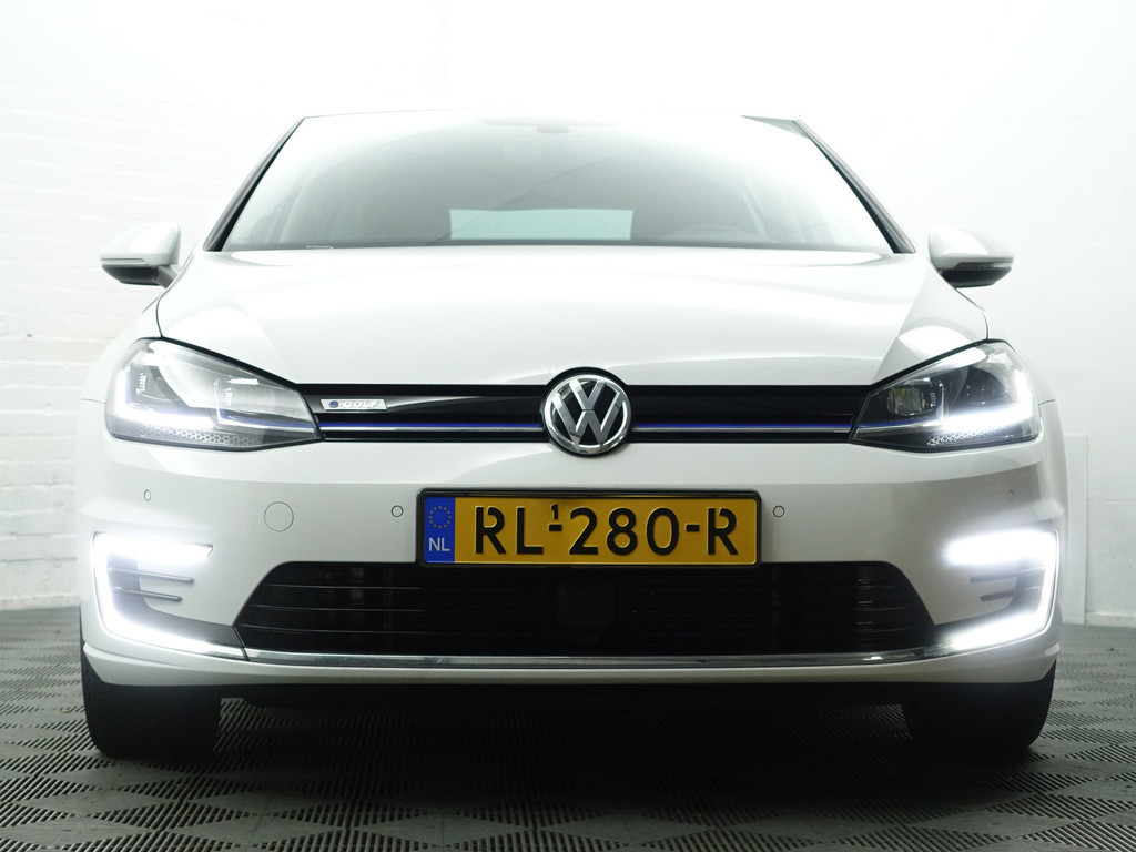 
								Volkswagen e-Golf Highline+ Aut- Dynaudio, Park Assist, Carplay, Navi, Virtual Cockpit, Xenon Led, Dynamic Select vol									