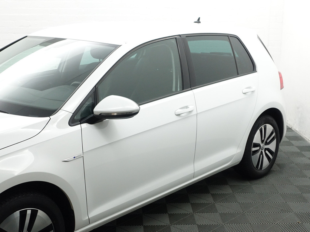 
								Volkswagen e-Golf Highline+ Aut- Dynaudio, Park Assist, Carplay, Navi, Virtual Cockpit, Xenon Led, Dynamic Select vol									