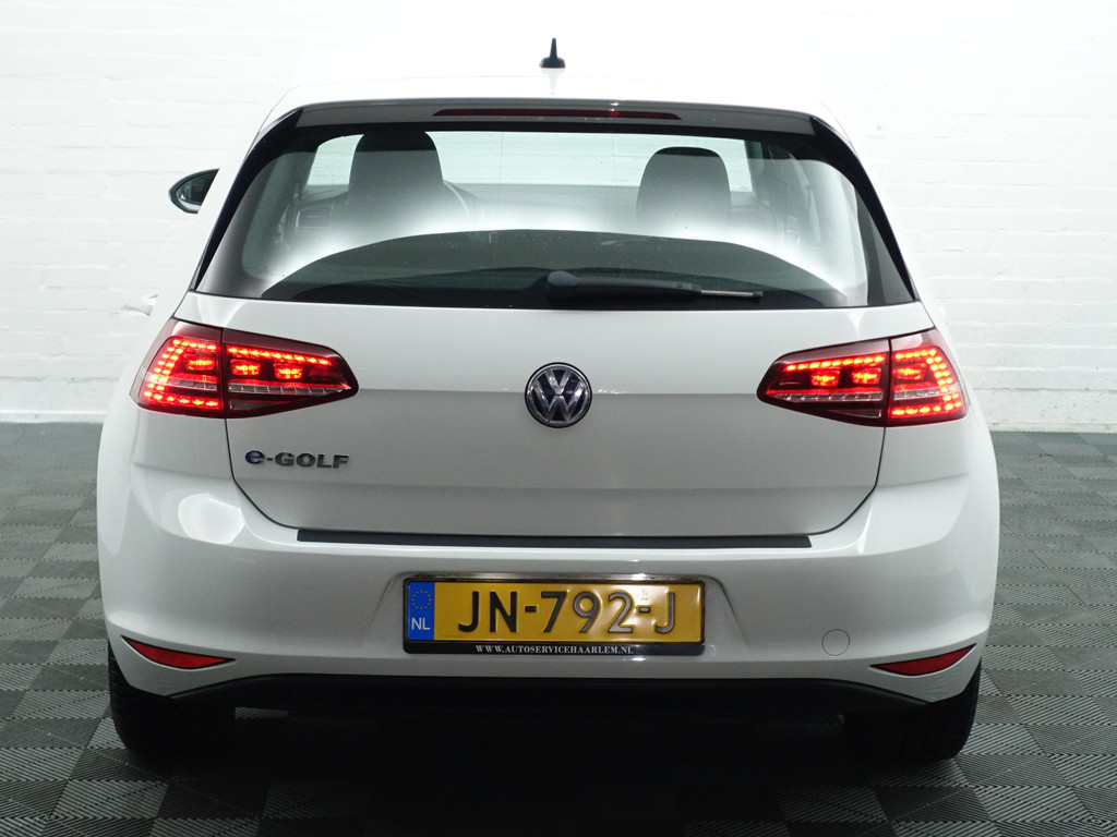 
Volkswagen e-Golf Highline Aut- Xenon Led, Carplay, Navi, Clima, Dynamic Select, Cruise vol									