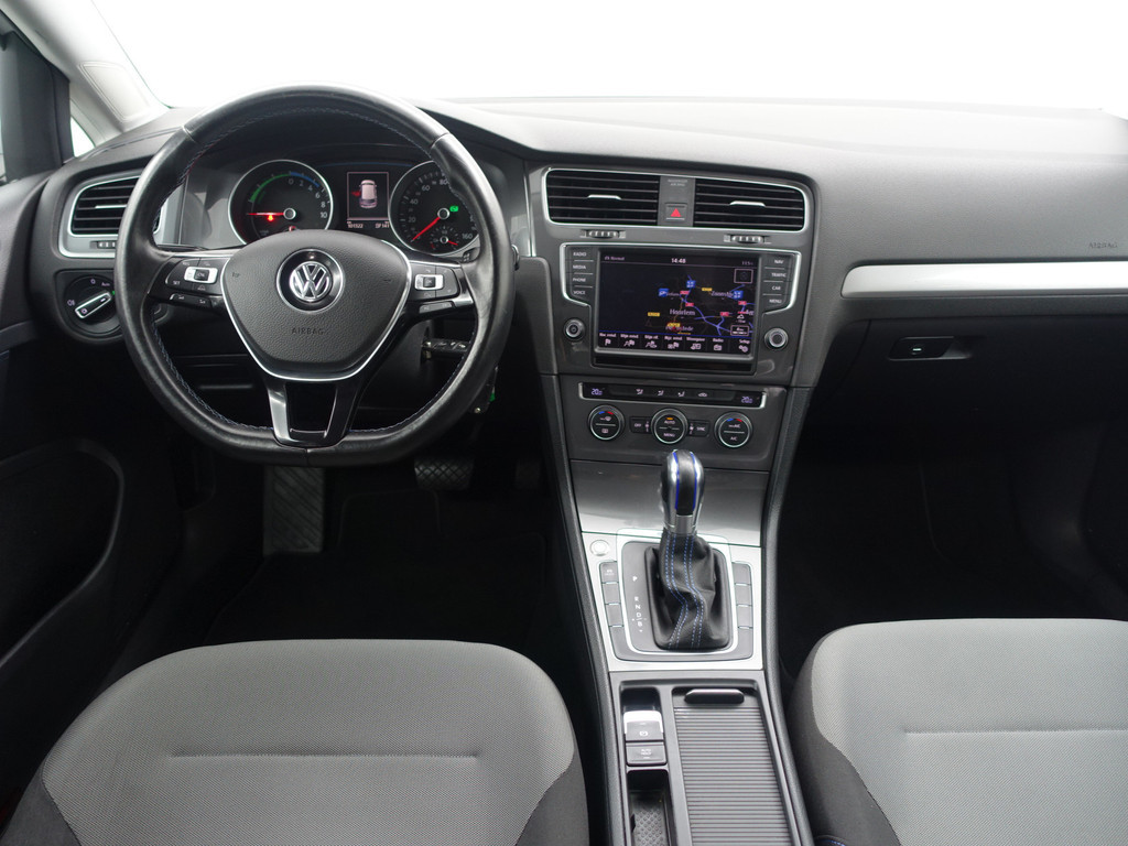 
Volkswagen e-Golf Highline Aut- Xenon Led, Carplay, Navi, Clima, Dynamic Select, Cruise vol									