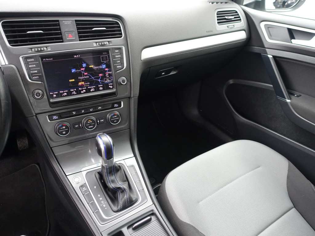 
Volkswagen e-Golf Highline Aut- Xenon Led, Carplay, Navi, Clima, Dynamic Select, Cruise vol									