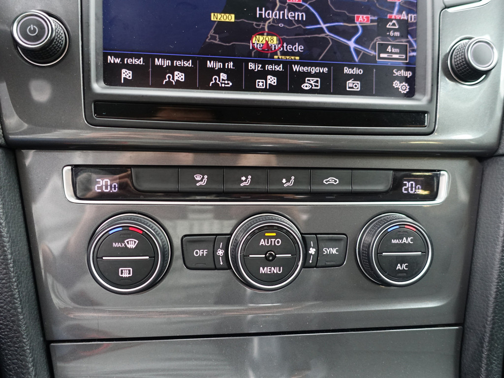 
Volkswagen e-Golf Highline Aut- Xenon Led, Carplay, Navi, Clima, Dynamic Select, Cruise vol									