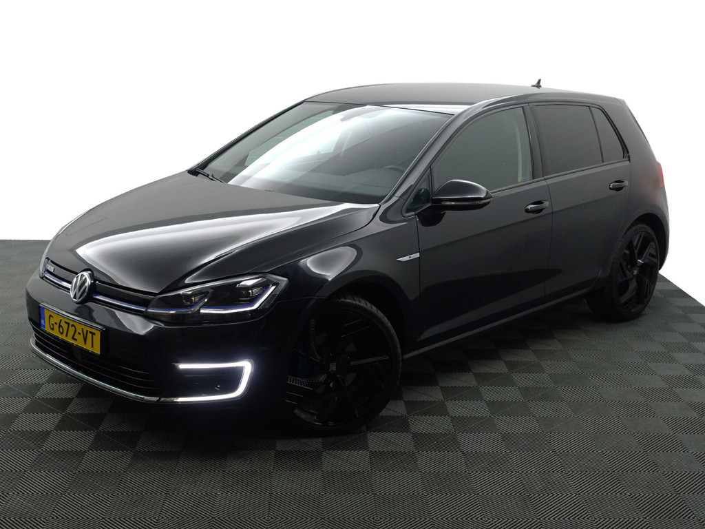 
Volkswagen e-Golf Highline Aut- CarPlay, Dynamic Select, Park Assist, Led, Stoelverwarming, Ada Cruise, Clima vol									