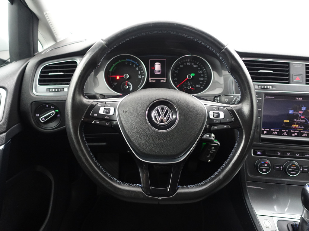 
Volkswagen e-Golf Highline Aut- Xenon Led, Carplay, Navi, Clima, Dynamic Select, Cruise vol									
