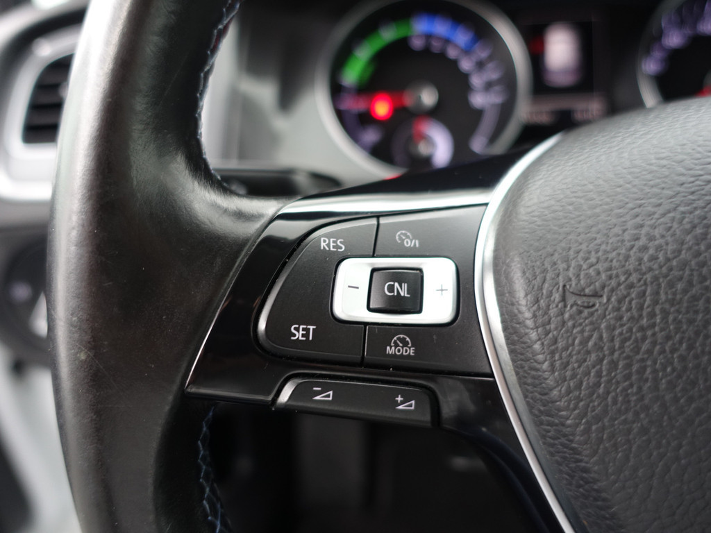 
Volkswagen e-Golf Highline Aut- Xenon Led, Carplay, Navi, Clima, Dynamic Select, Cruise vol									