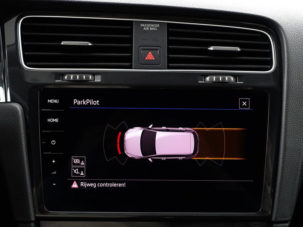 
Volkswagen e-Golf Highline Aut- CarPlay, Dynamic Select, Park Assist, Led, Stoelverwarming, Ada Cruise, Clima vol									