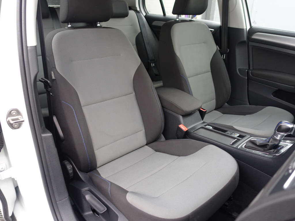 
Volkswagen e-Golf Highline Aut- Xenon Led, Carplay, Navi, Clima, Dynamic Select, Cruise vol									