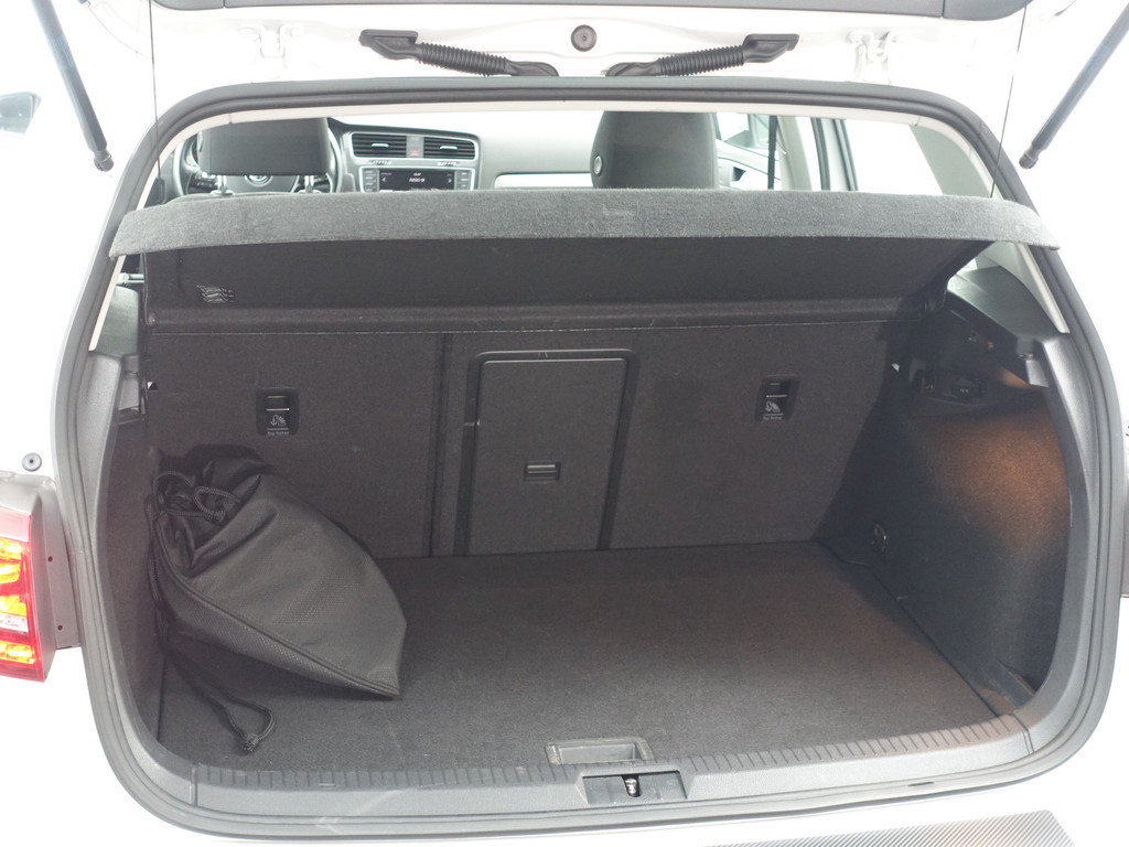 
Volkswagen e-Golf Highline Aut- Xenon Led, Carplay, Navi, Clima, Dynamic Select, Cruise vol									