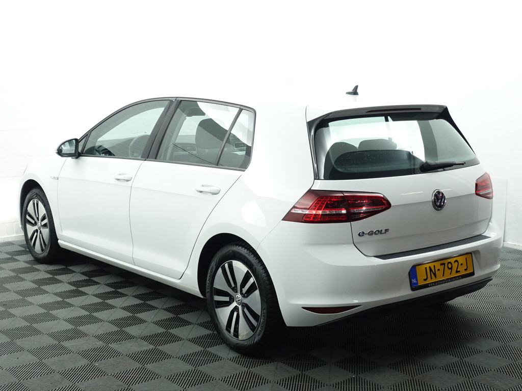 
Volkswagen e-Golf Highline Aut- Xenon Led, Carplay, Navi, Clima, Dynamic Select, Cruise vol									