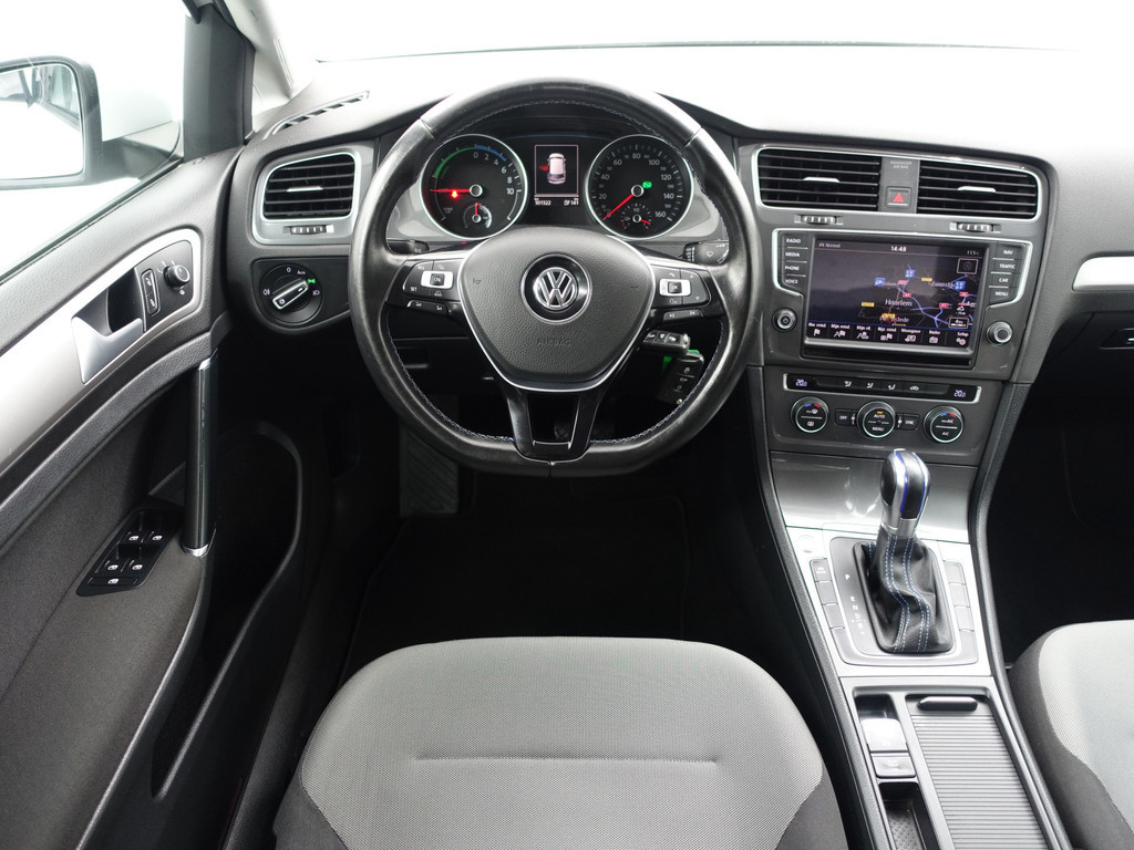 
Volkswagen e-Golf Highline Aut- Xenon Led, Carplay, Navi, Clima, Dynamic Select, Cruise vol									