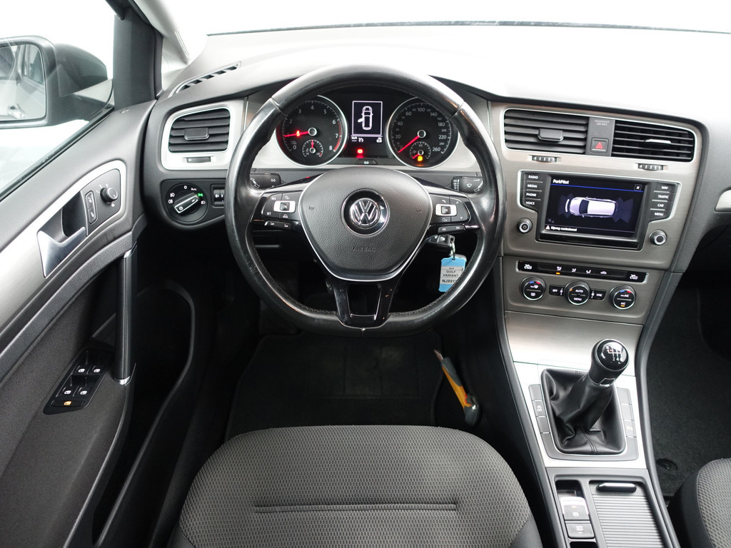 
Volkswagen GOLF Variant 1.0 TSI Highline- Park Assist, Navi, Carplay, Clima, Cruise vol									