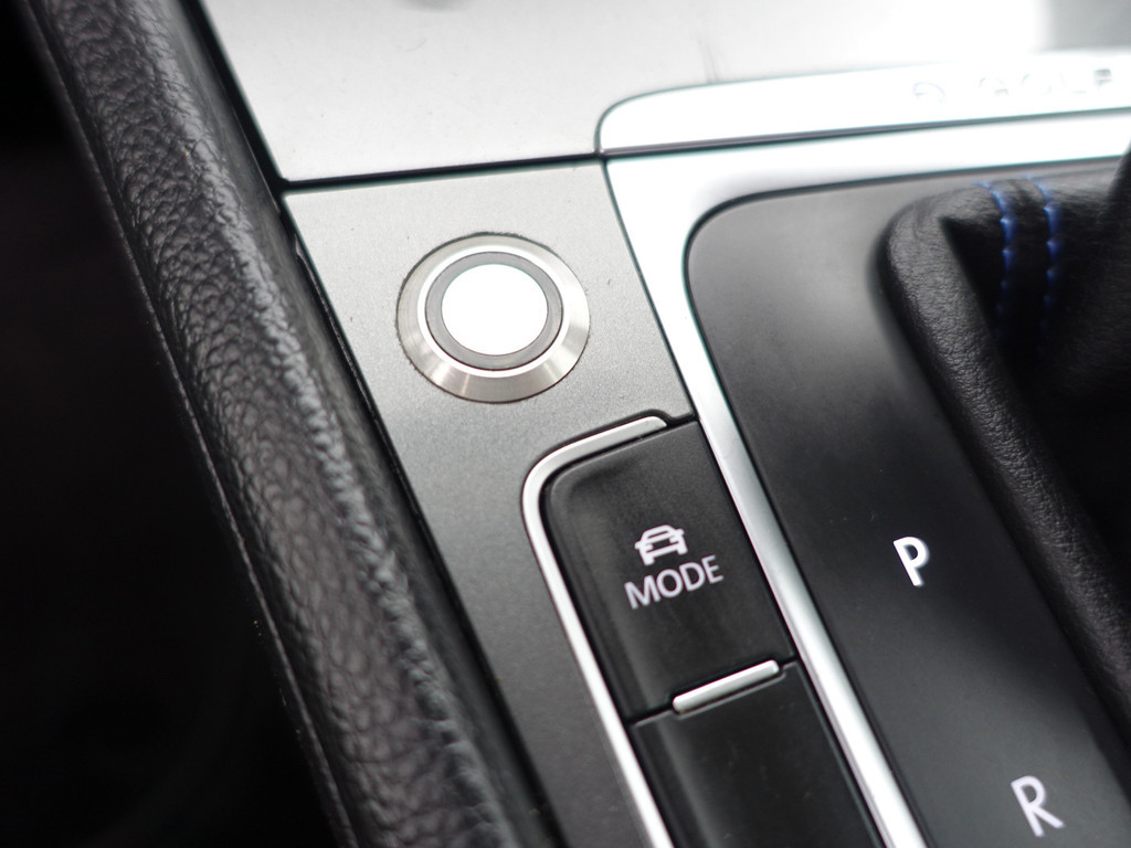 
Volkswagen e-Golf Highline Aut- Xenon Led, Carplay, Navi, Clima, Dynamic Select, Cruise vol									