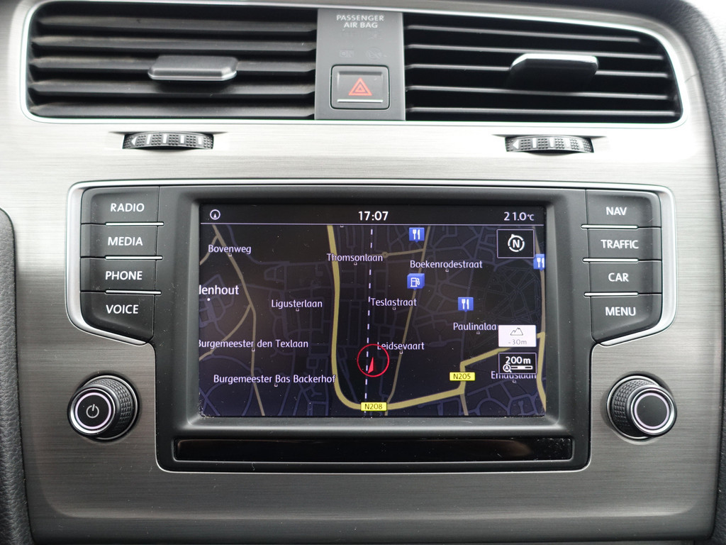 
Volkswagen GOLF Variant 1.0 TSI Highline- Park Assist, Navi, Carplay, Clima, Cruise vol									