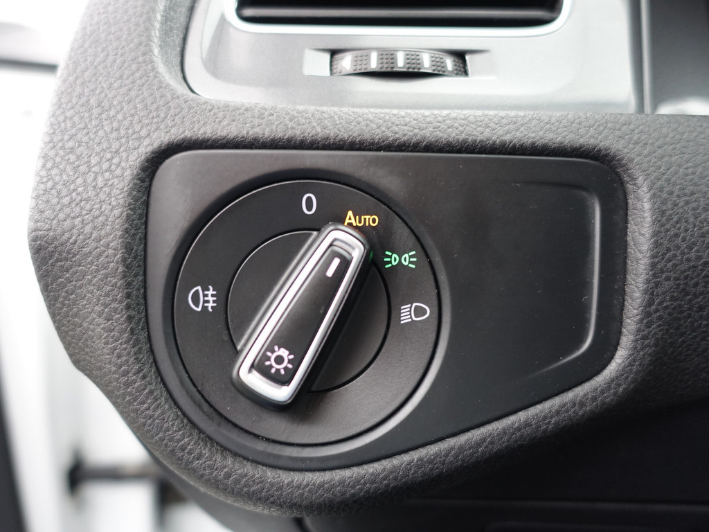 
Volkswagen e-Golf Highline Aut- Xenon Led, Carplay, Navi, Clima, Dynamic Select, Cruise vol									